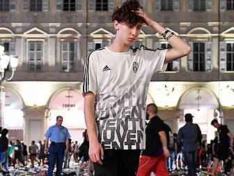 Stampede in Turin injures fans...